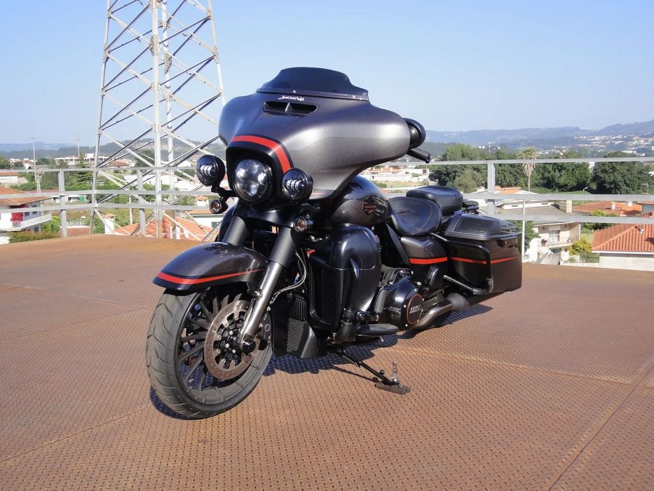 Harley-Davidson Street  FLHXSE Street Glide CVO 117