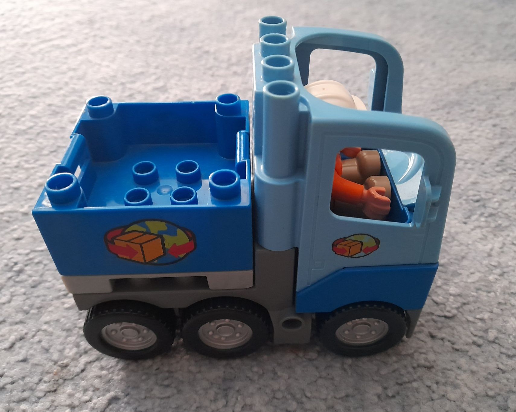 Lego duplo ciężarówka tir ludzik paleta