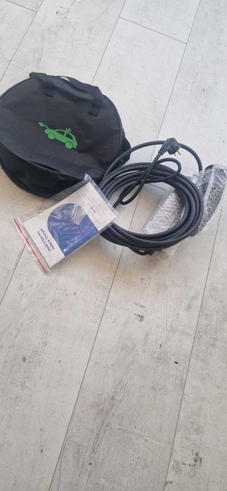 Зарядний пристрій до електромобіля