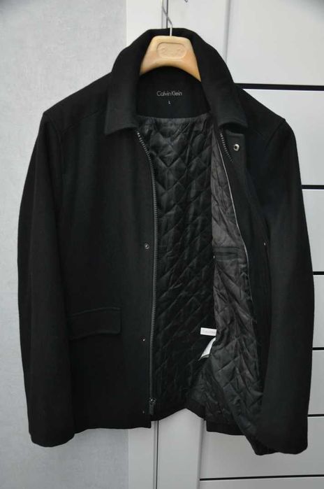 "Calvin Klein". Шерсть. Полупальто пальто. Размер L. Недорого.