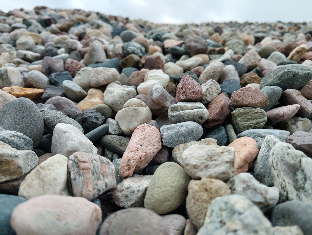 Kamień ogrodowy żwir płukany okrągły łamany dalmatyńczyk grys granitow