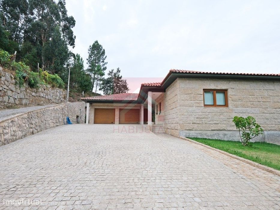 Moradia Térrea V3 Mobilada em Souselo, Cinfães