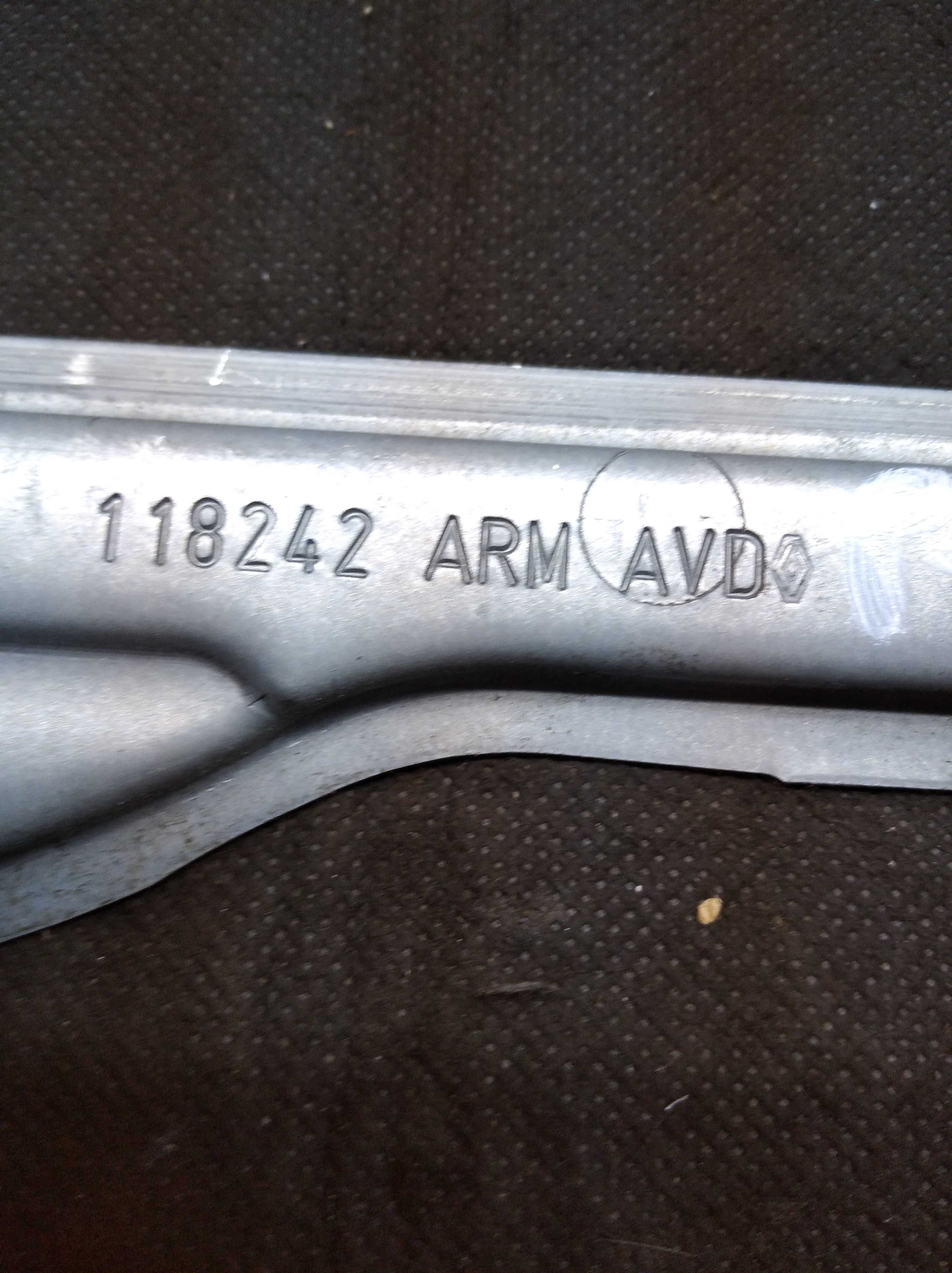 Renault Modus  mechanizm  podnoszenia  szyby prawy przód
