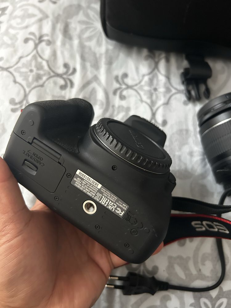 Canon 2000D with lens