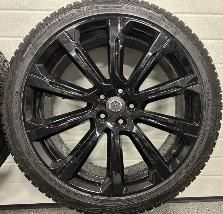 * Felgi Volvo 20 cali z oponami Nokian 245/50 *