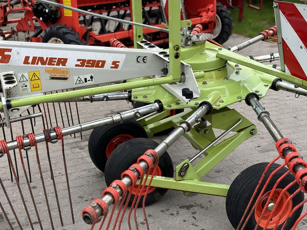 Zgrabiarka karuzelowa Claas Liner 390 stan bdb