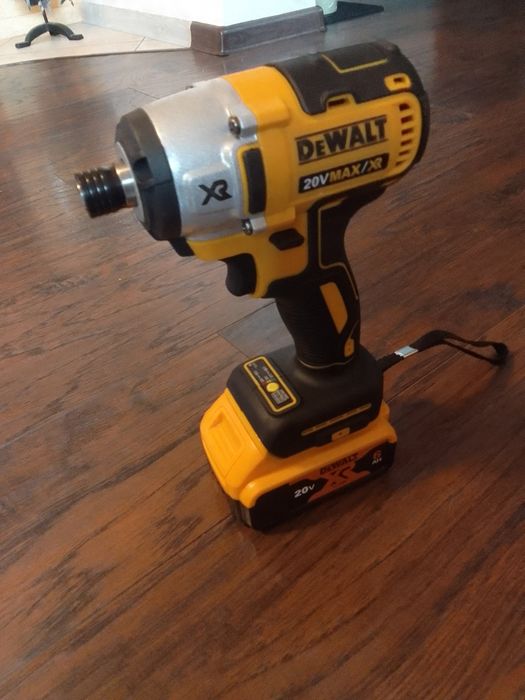 Zakrętarka DeWalt DCF887.