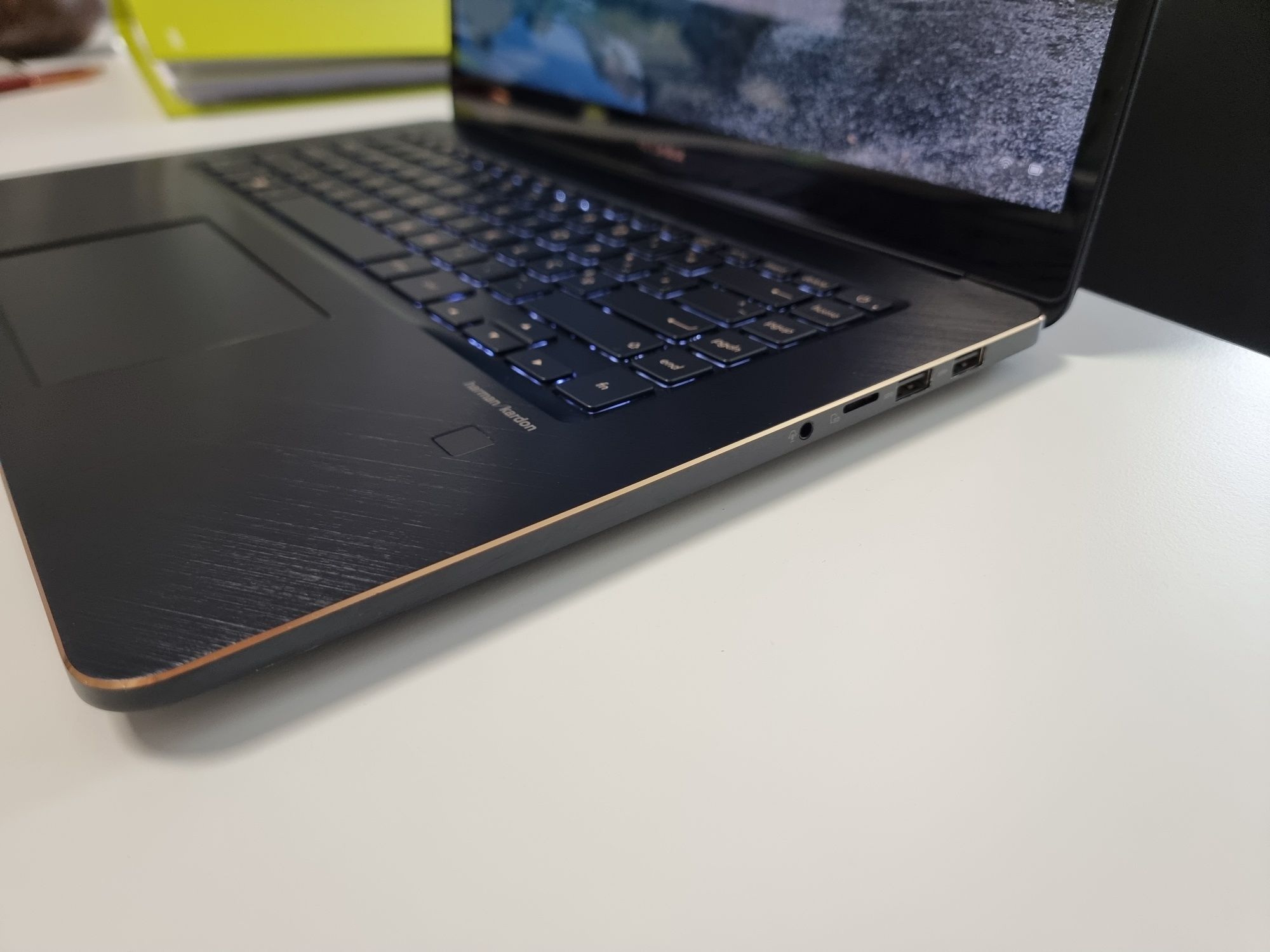 Computador Portátil DESKTOP ASUS ZenBook Pro 15 UX550GEX como novo