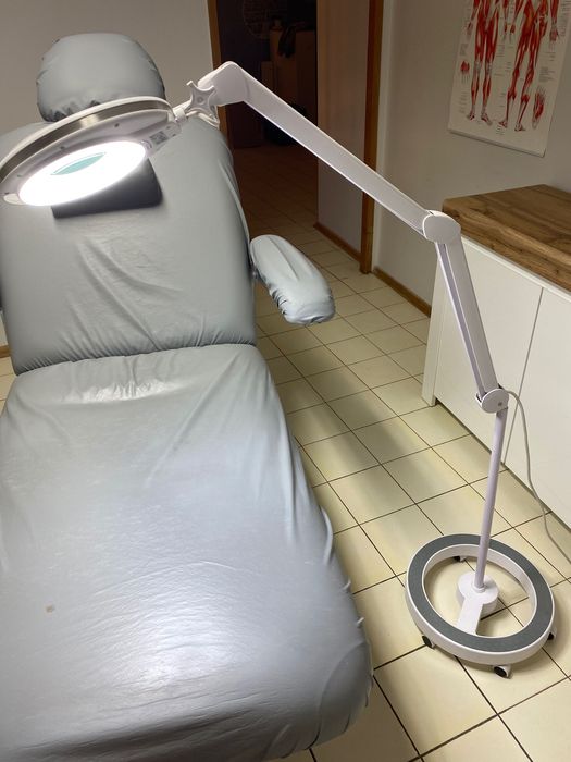 Lampa łupa ze statywem