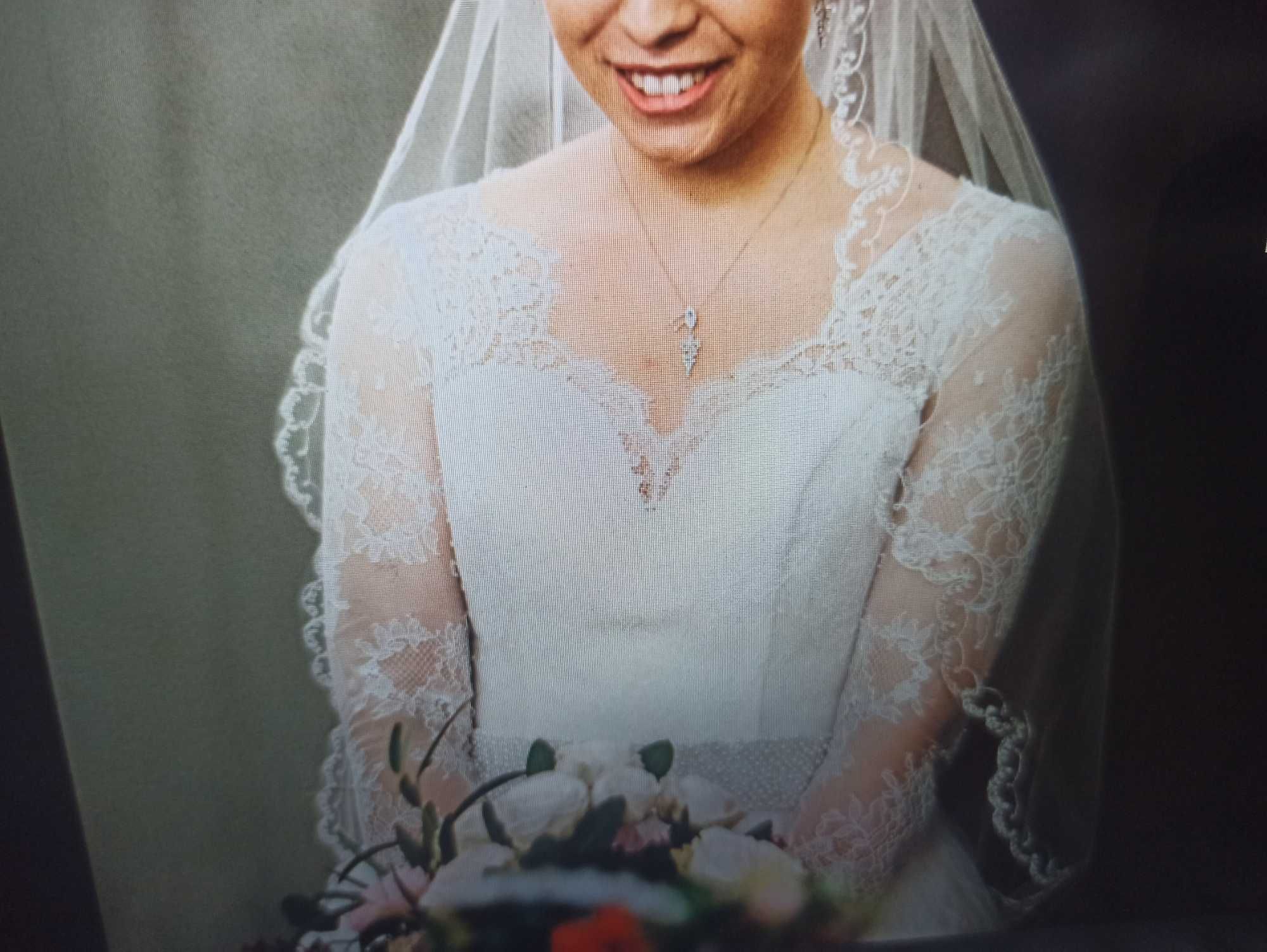 Suknia ślubna księżniczka, odkryte plecy, perłowy pas, 36
