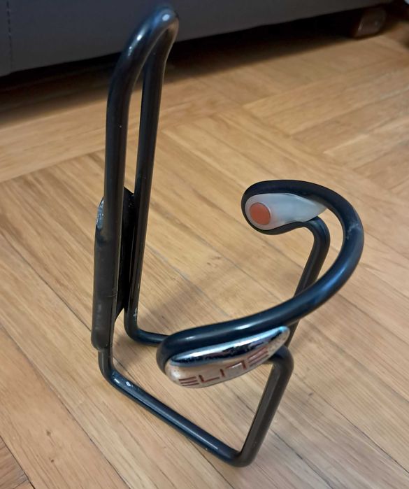 Koszyk,uchwyt na bidon rowerowy włoskiej firmy ELITE czarny,aluminiowy