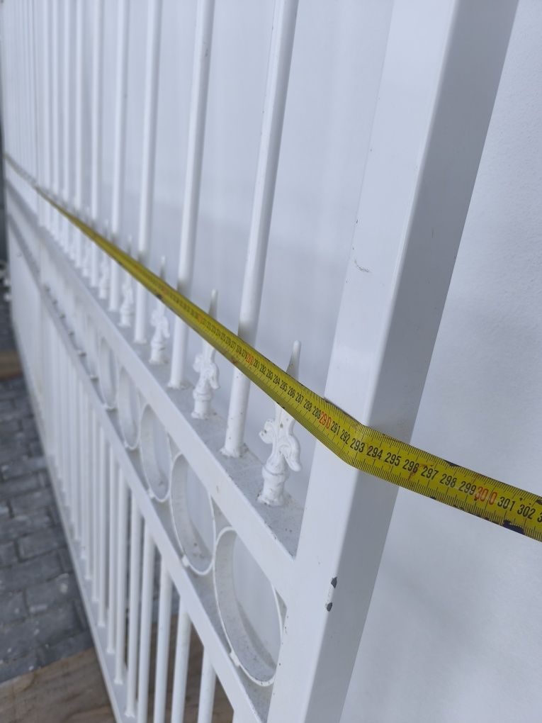Portões lacado de branco novos
