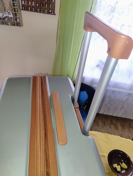 Walizka podróżna 75x50x31