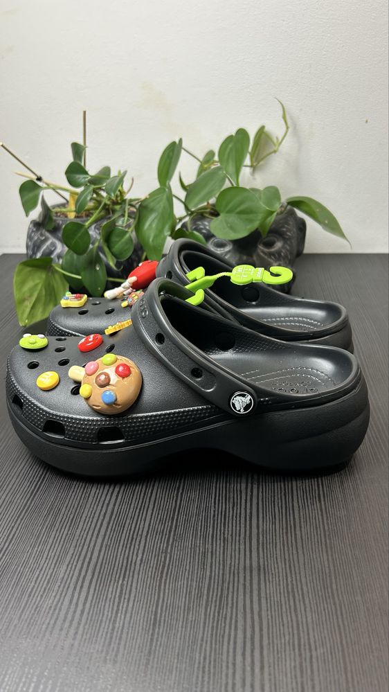 Crocs Megacrush Jibbitz M&Ms