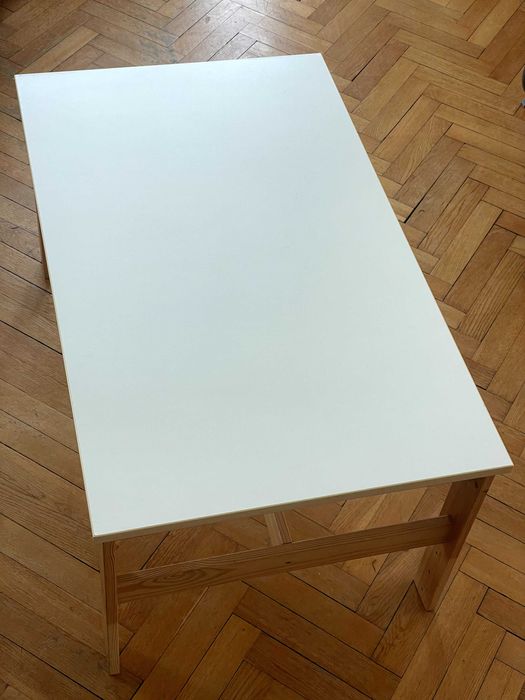 stolik IKEA regulowana wysokość