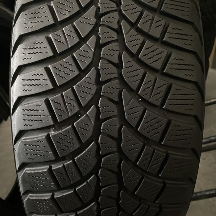 Шини 225/50/17 - 2шт Kumho WinterCraft WP71 зима