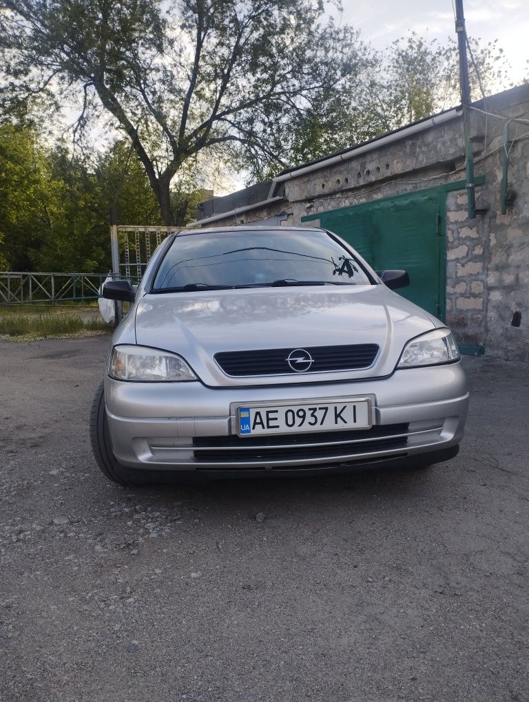 Opel Astra G, 1999 года выпуска.