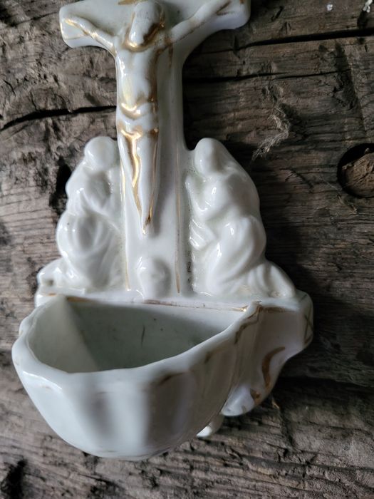 Kropielnica Golgota Krzyż dwie Marie