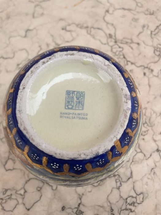 Vaso decorativo oriental antigo – porcelana pintada à mão