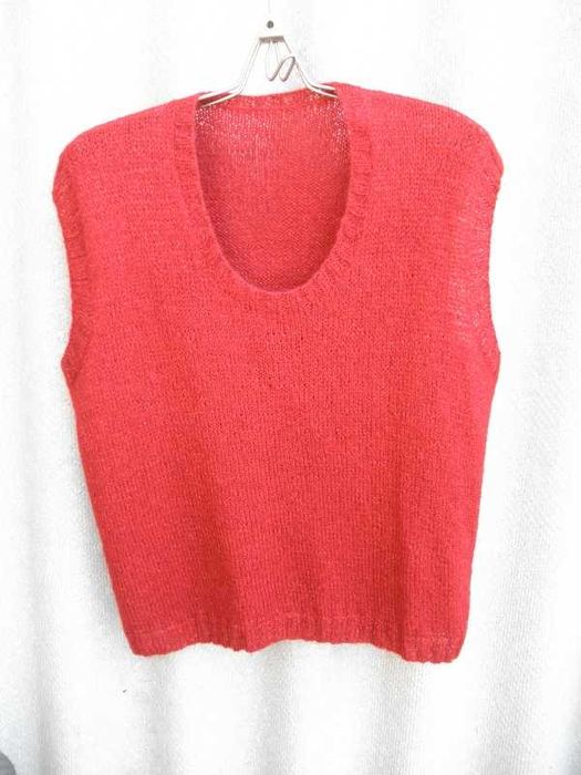 Костюм вязаный женский.Кофточка и безрукавка.