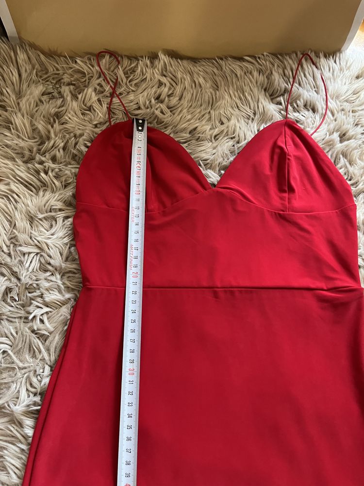 PrettyLittleThing sukienka czerwona połyskująca mega sexy r xs S