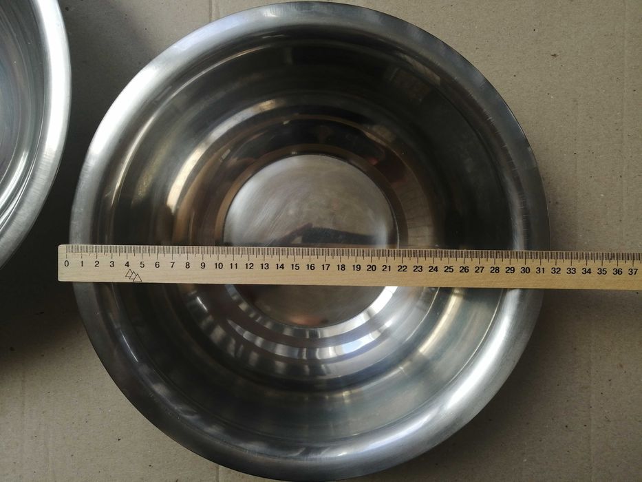 Для пищевых продуктов миска 36 см и 32 см Новые. Не использовали