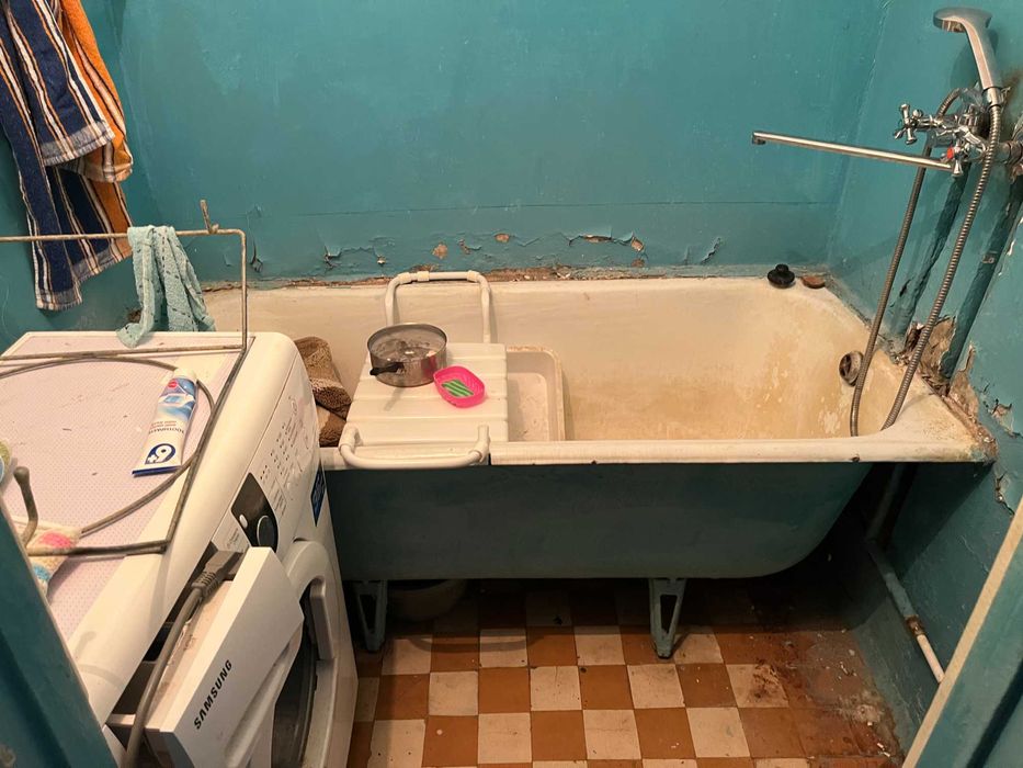 Продається трикімнатна квартира Процишина б.9