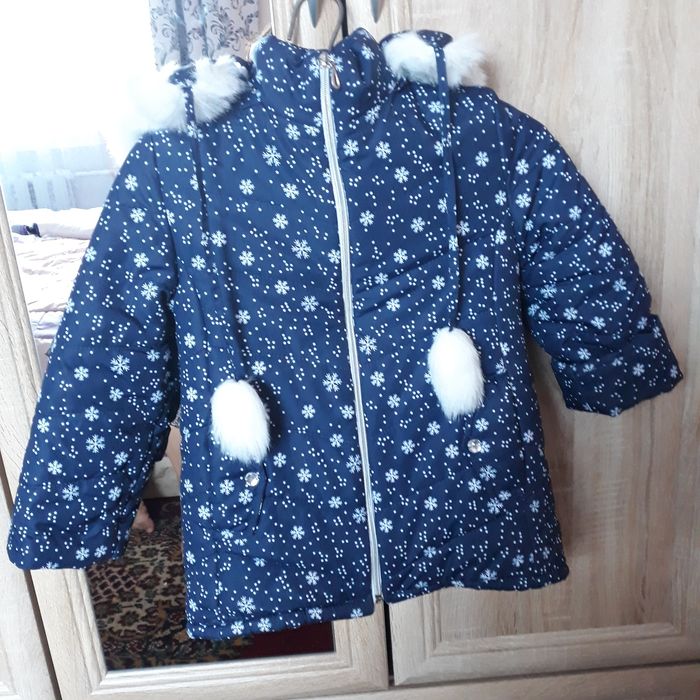 Курточка,пальто,шубка для дівчинки на 3-4 роки