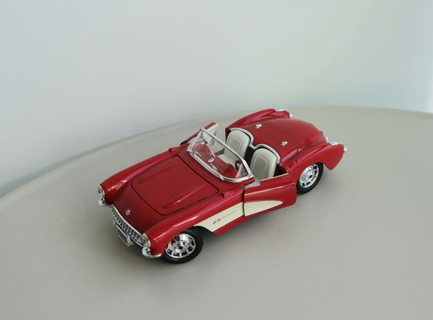 Carro colecção Chevrolet Corvette (1957) Burago 1/24