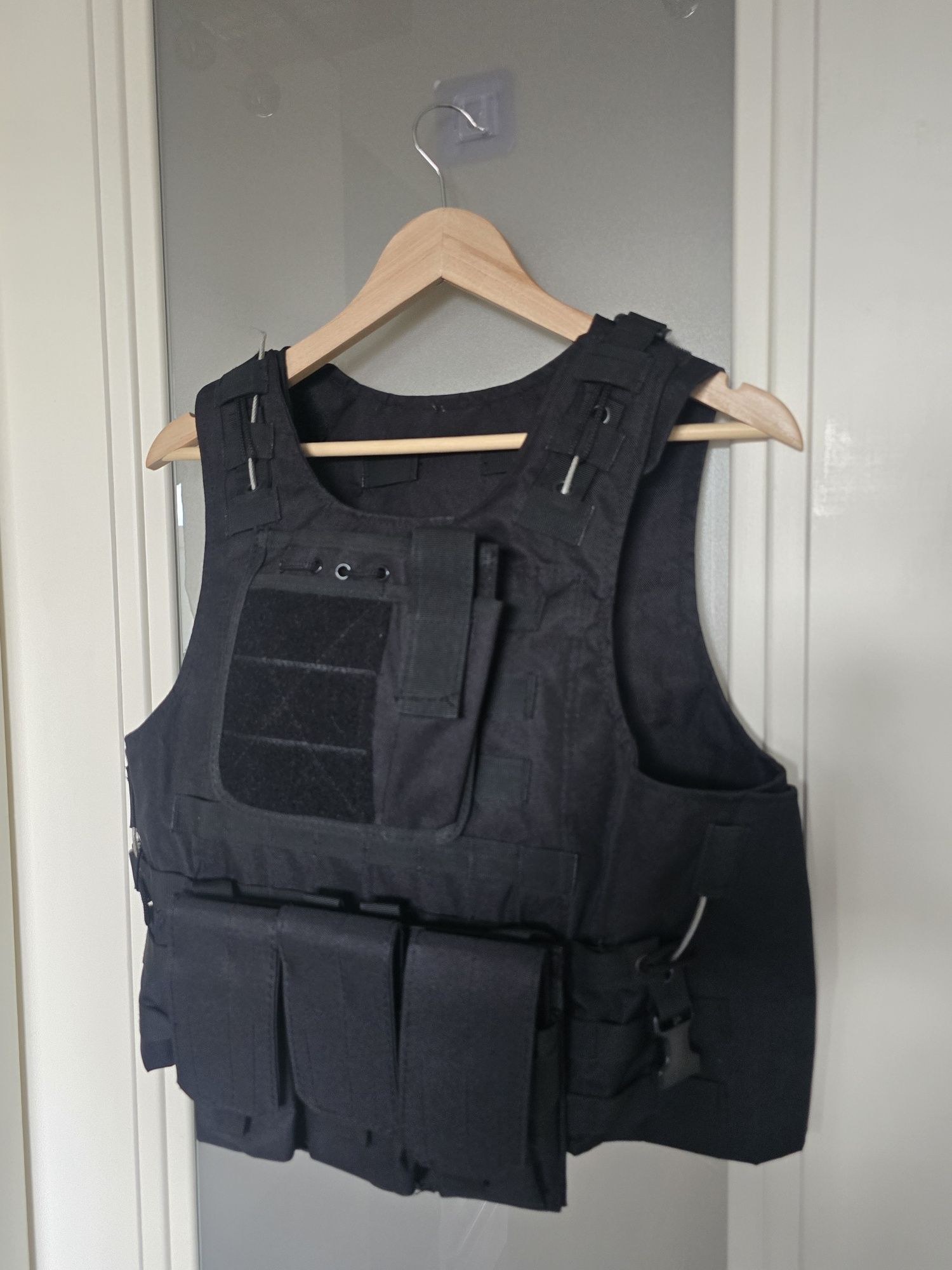 Czarna kamizelka taktyczna / ASG / Ochorna / Policja