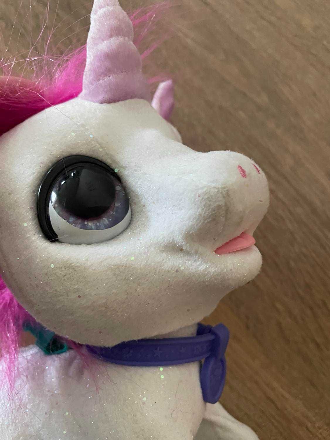 Furreal Friends jednorożec na smyczy