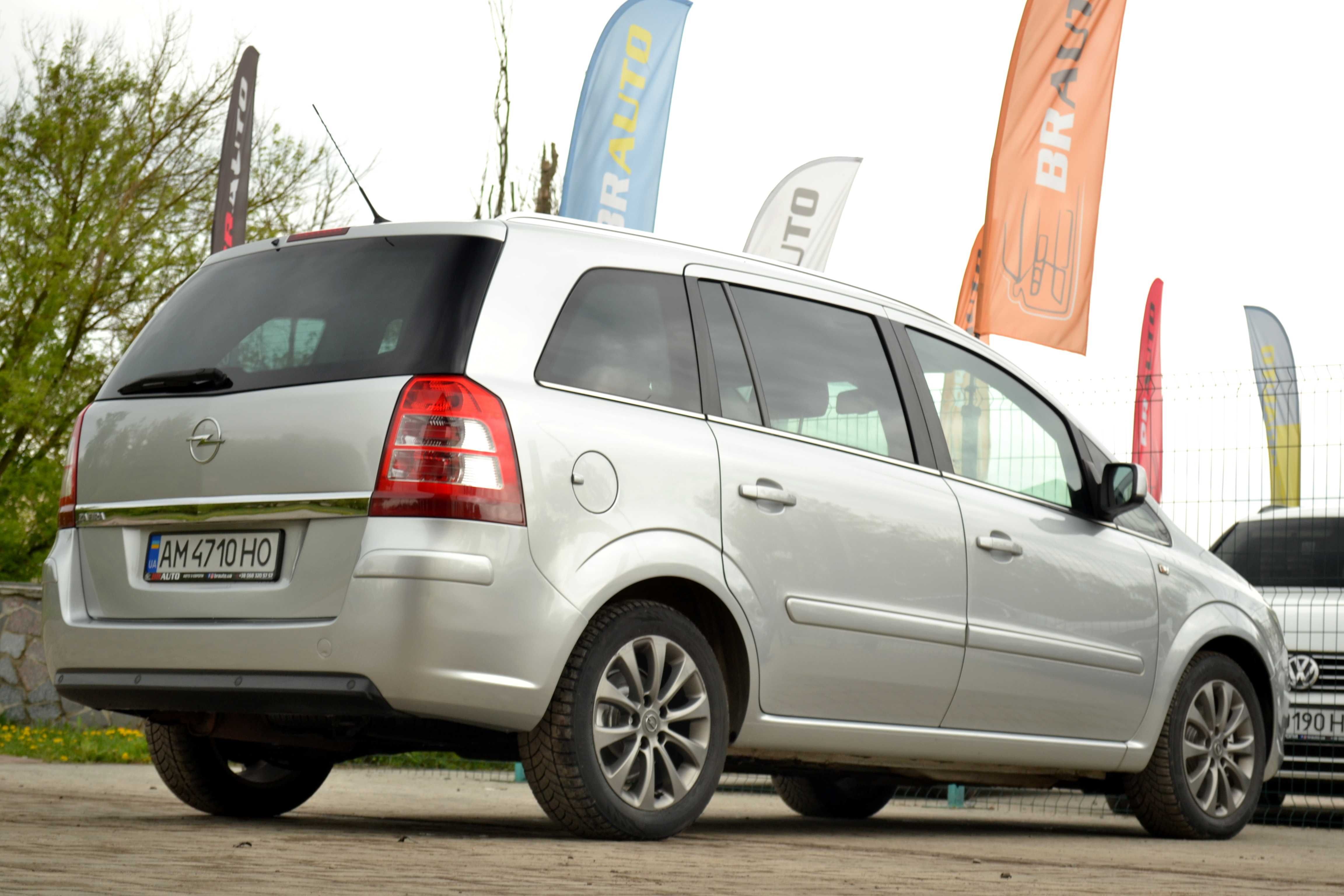 Opel Zafira 2011