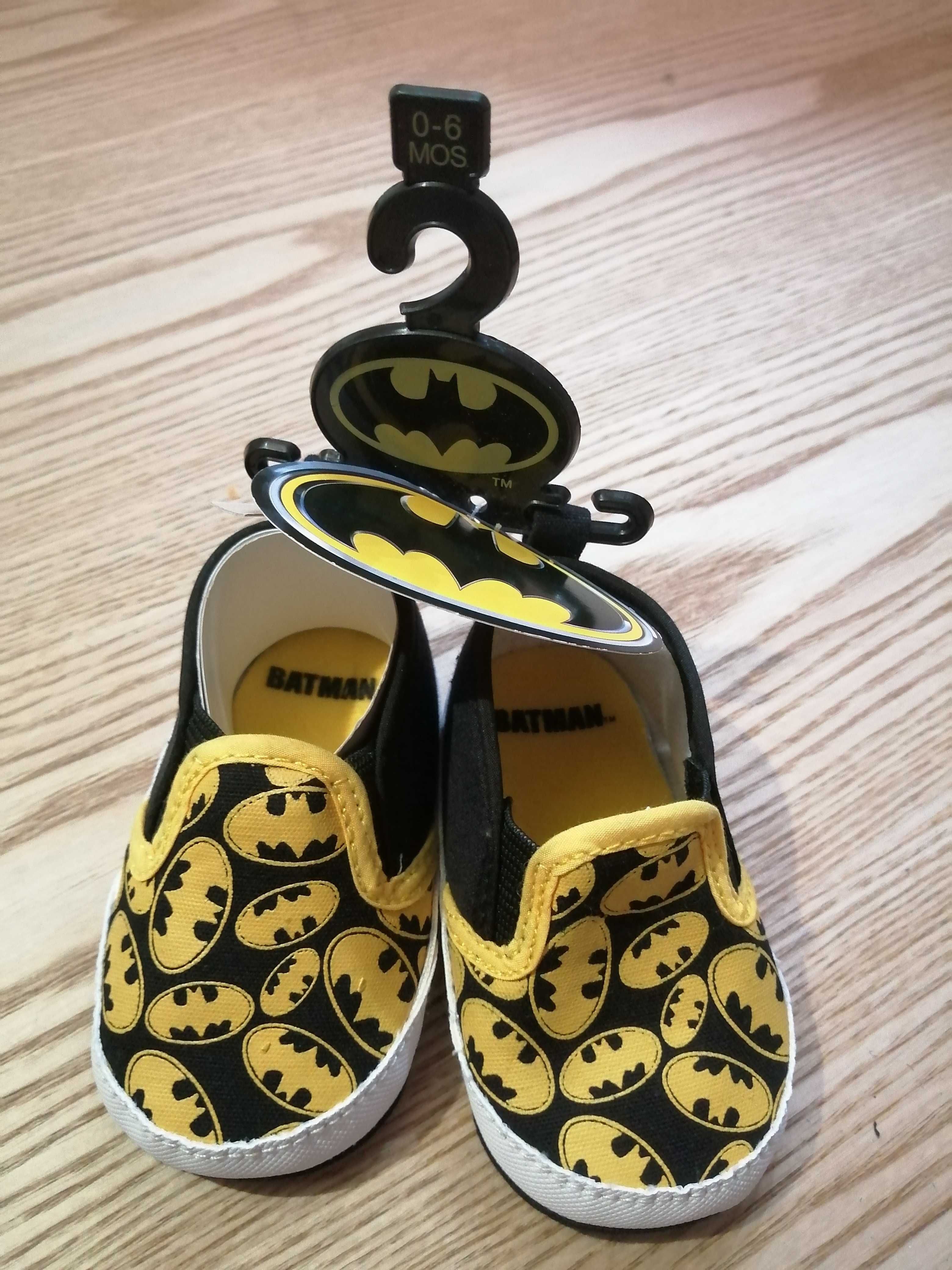 Nowe buciki niechodki Batman 0-6M