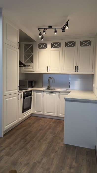 Wyposazona kuchnia ze sprzetem AGD