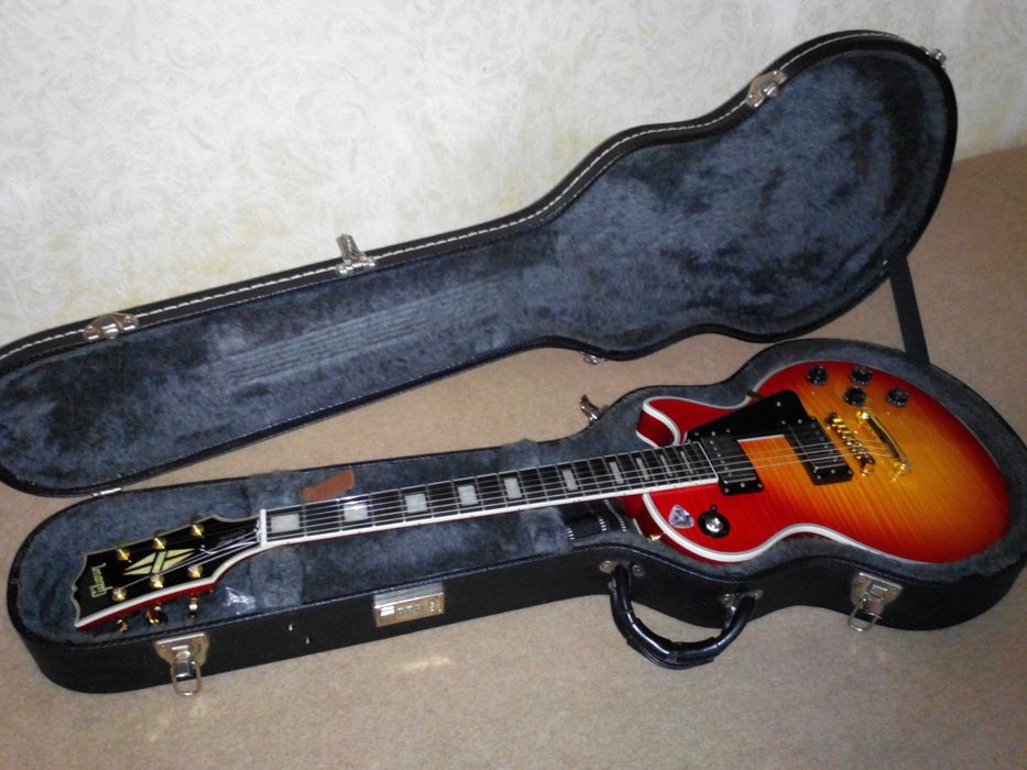Продам  эл.гитару GIBSON LES PAUL