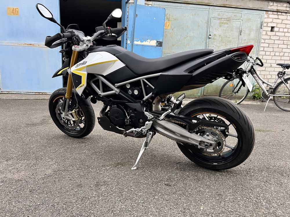 Aprilia Dorsoduro 750 2017