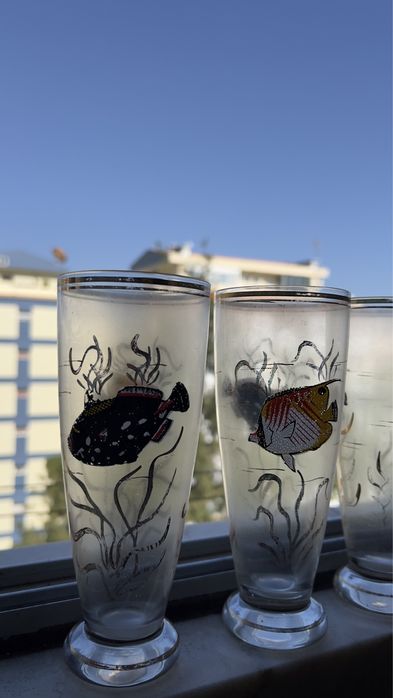 4 copos altos de vidro vintage com peixes decorativos