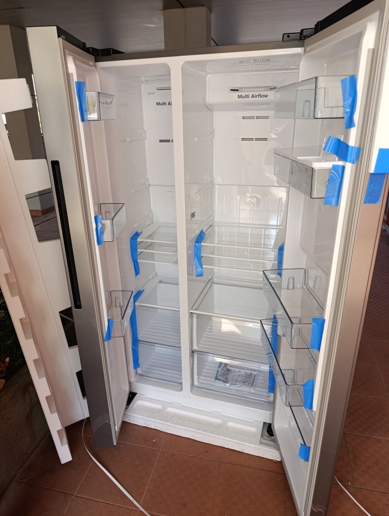 Frigorífico americano Hisense RS711N4WCE Inox 547L (3 anos garantia)
