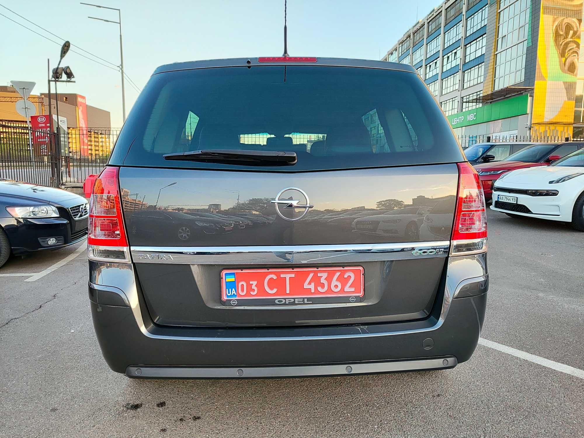 Opel Zafira INDIVIDUAL COSMO 1,7 дизель із Швейцарії  НОВА