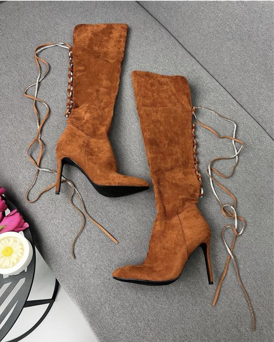 Шикарні ботфорти на завязці