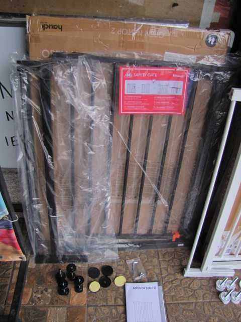 Bramka zabezpieczająca ochronna dla dzieci Hauck 75-80 cm czarna