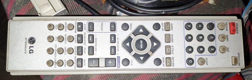 sprzedam części z tego kina domowego LG+ pilot