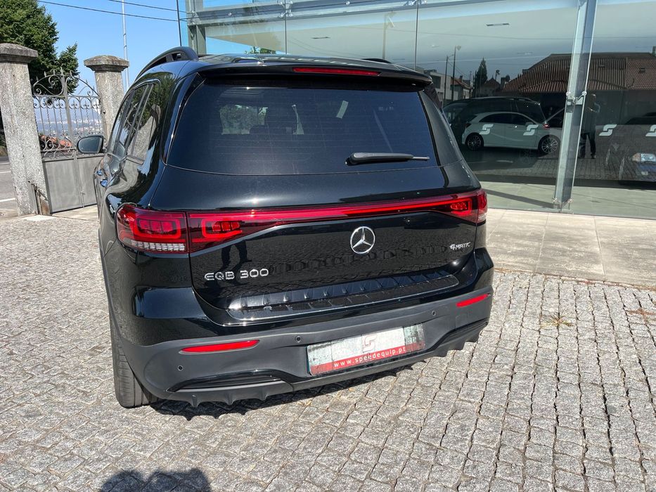 Mercedes-Benz EQB 300 4Matic AMG Line