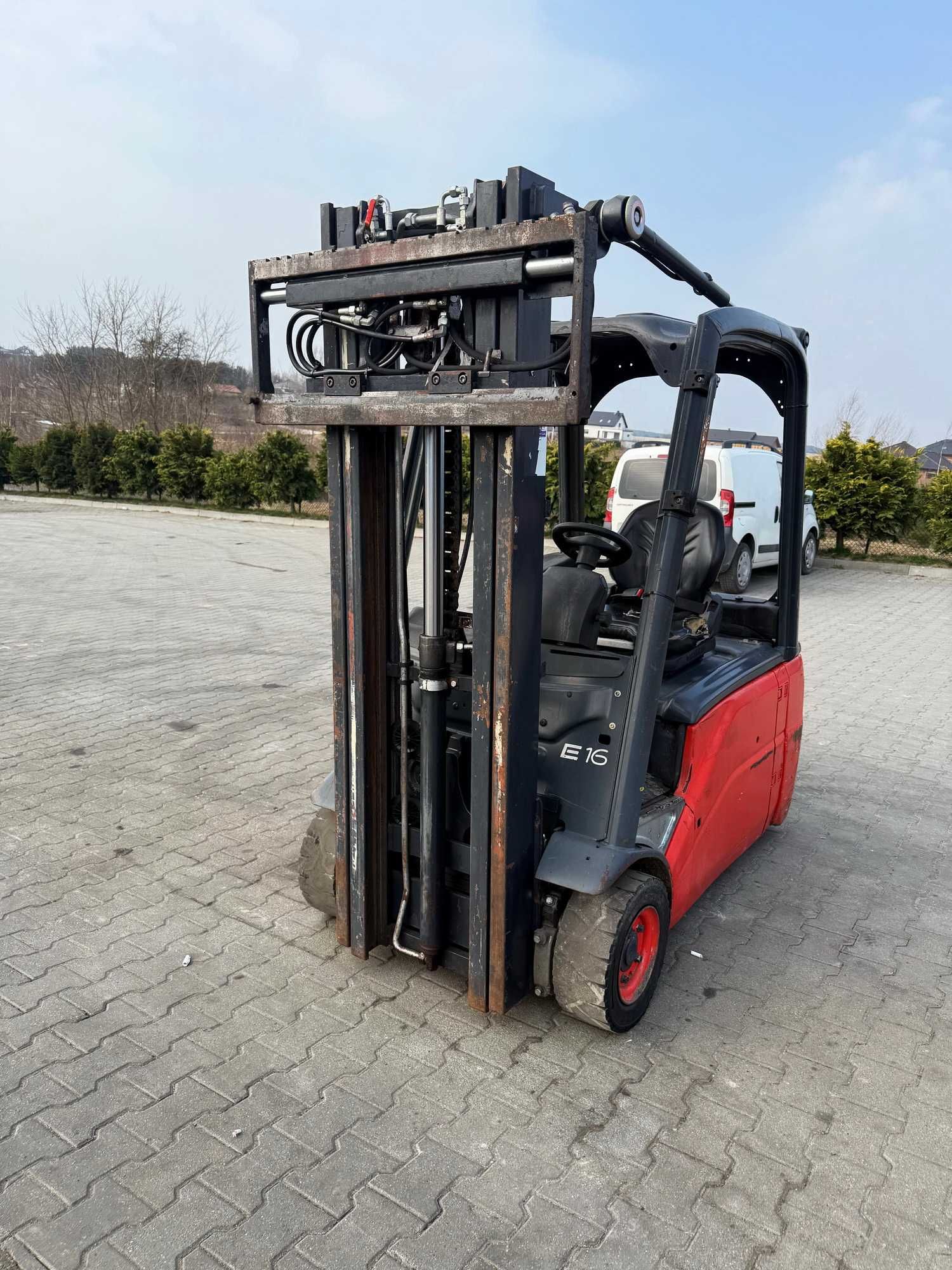 wózek widłowy elektryczny LINDE E16 Triplex 4.6m przesuw 4-sekcja 2007