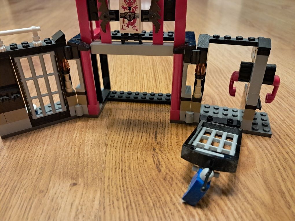 Lego Ninjago więzienie (sam budynek, bez figurek i akcesoriów)