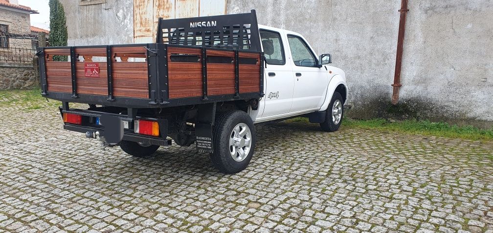 Nissan pikup 4x4