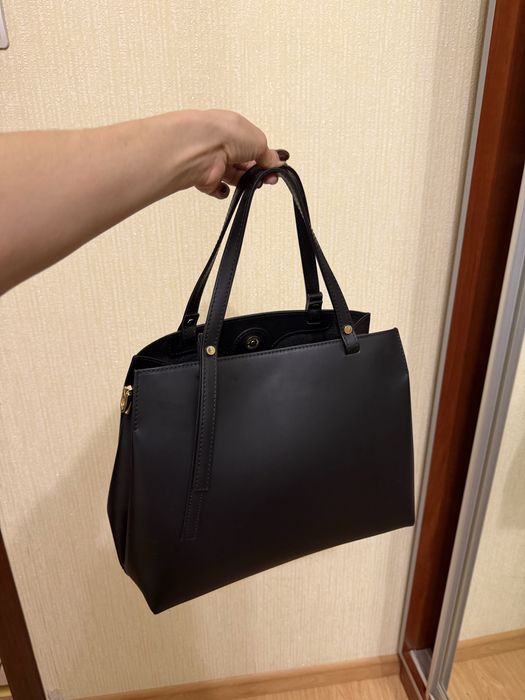 Сумка жіноча класична, чорна