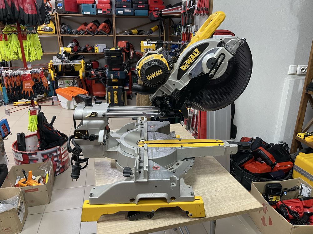 Dewalt DW718XPS / дискова пила з протяжкою Девольт 1675W 305mm