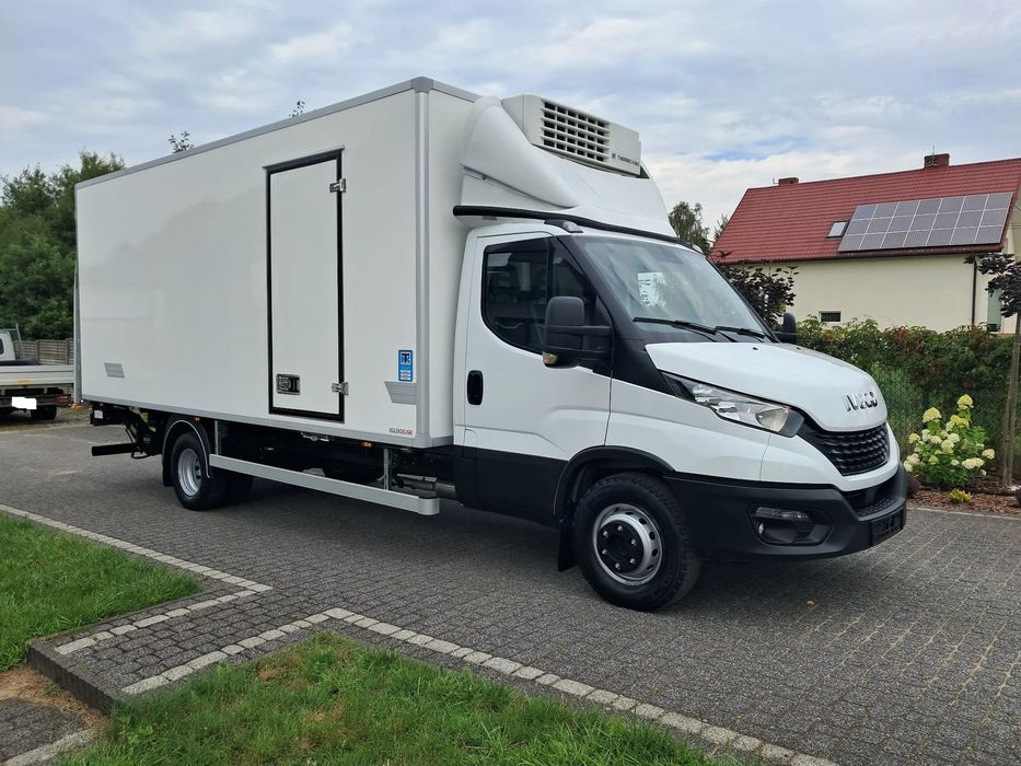 Iveco 72C18  Chłodnia IGLOOCAR  THERMO-KING 600  Salon Polska  THERMO-KING V-600 Winda BAR 1 TONA Salon Polska