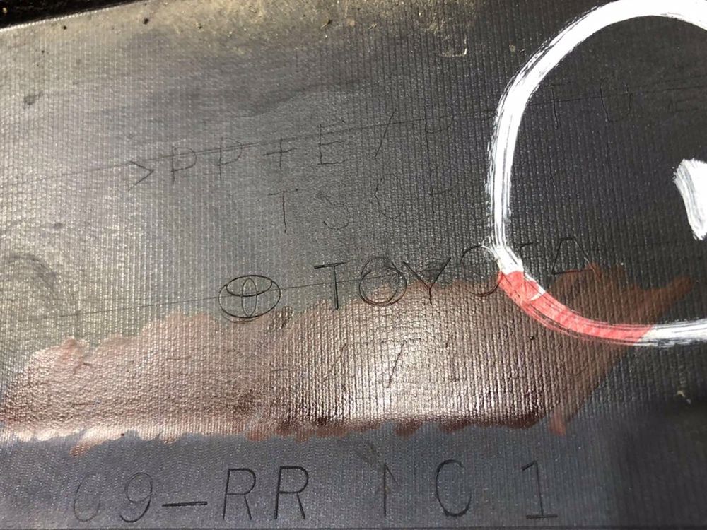 Бампер задний Toyota Prius (2015-2018г.) задній Prius